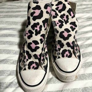 Pink & Black Leppard Print Converse